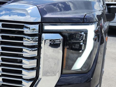 New 2026 GMC Sierra 2500 Denali w/ Denali Reserve Package AWD/4WD image 8