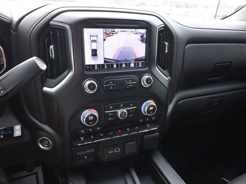 Used 2022 GMC Sierra 3500 AT4 w/ AT4 Premium Plus Package image 15