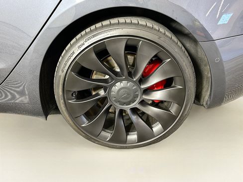 Used 2022 Tesla Model 3 Performance image 11