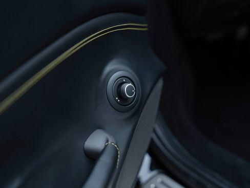 Used 2018 Ferrari 488 Spider RWD image 32