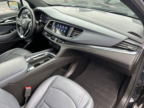 Used 2023 Buick Enclave Essence AWD/4WD image 47