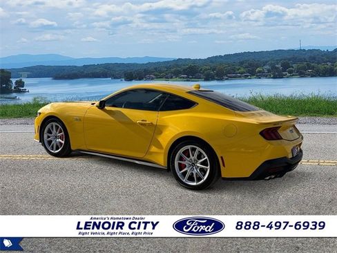 Used 2024 Ford Mustang GT Premium image 5