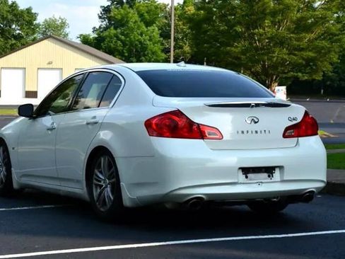 Used 2015 INFINITI Q40 w/ Moonroof Package image 8