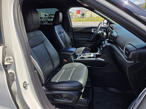 Certified 2020 Ford Explorer XLT w/ Equipment Group 202A AWD/4WD image 20