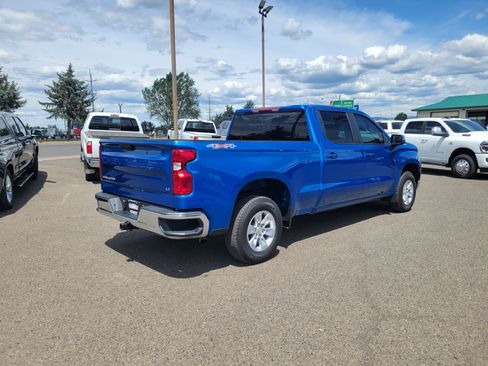 Used 2023 Chevrolet Silverado 1500 LT AWD/4WD image 3