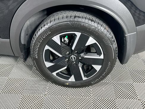 Certified 2026 Nissan Kicks SV w/ SV Premium Package AWD/4WD image 39
