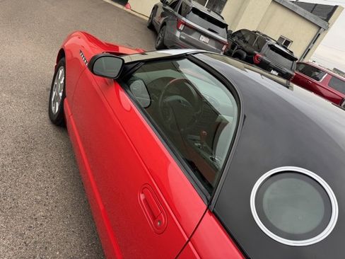 Used 2002 Ford Thunderbird Base image 14