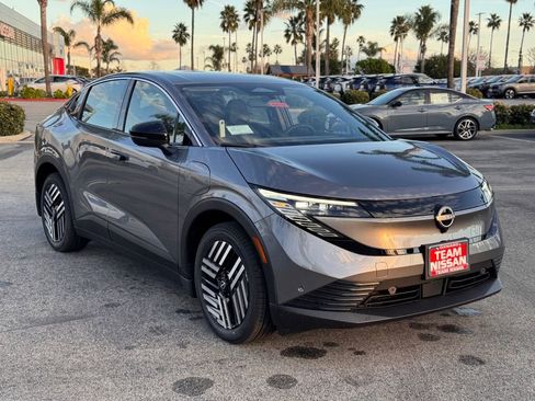 New 2026 Nissan Leaf SV+ w/ Floor Mat Package (SV+) image 2