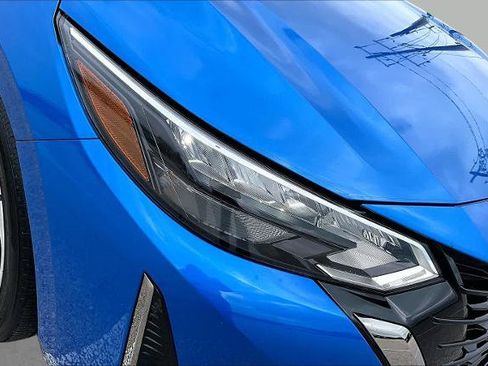 Certified 2025 Nissan Sentra SR FWD image 28