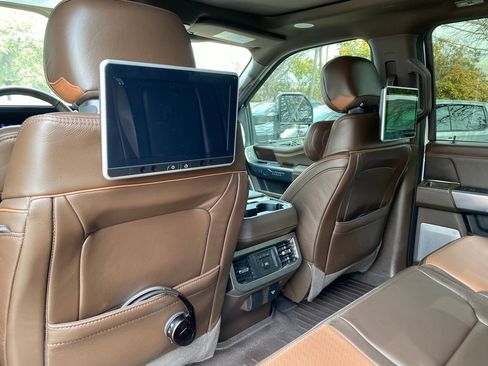 Used 2024 Ford F250 King Ranch w/ Chrome Package image 18