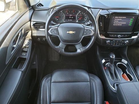 Used 2020 Chevrolet Traverse LT AWD/4WD image 16