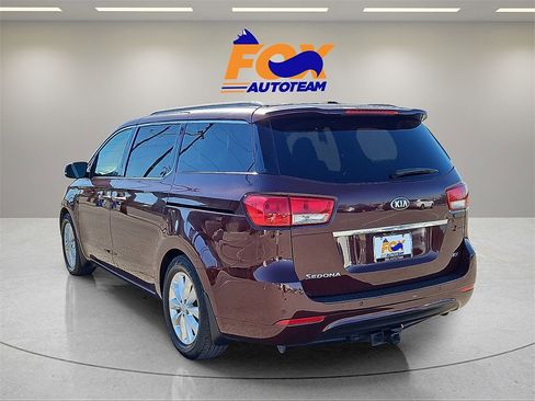 Used 2018 Kia Sedona EX image 3