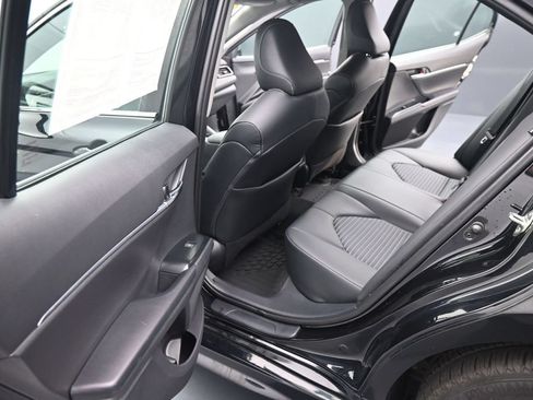 Used 2020 Toyota Camry SE w/ Audio Package FWD image 16