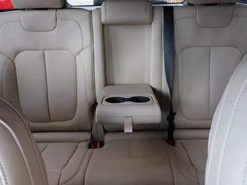 New 2025 Jeep Grand Cherokee Limited image 35