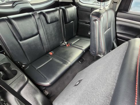 Used 2019 Toyota Highlander SE image 20
