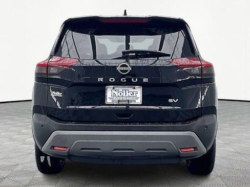 Used 2023 Nissan Rogue SV image 4