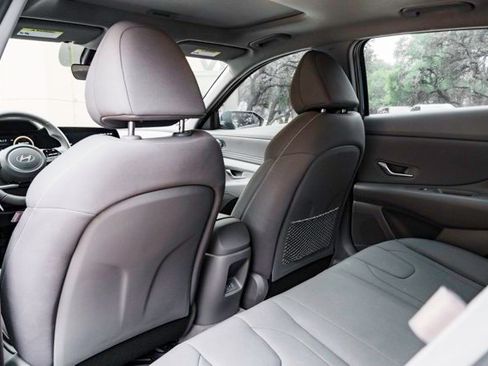 Used 2024 Hyundai Elantra SEL w/ Convenience Package image 22