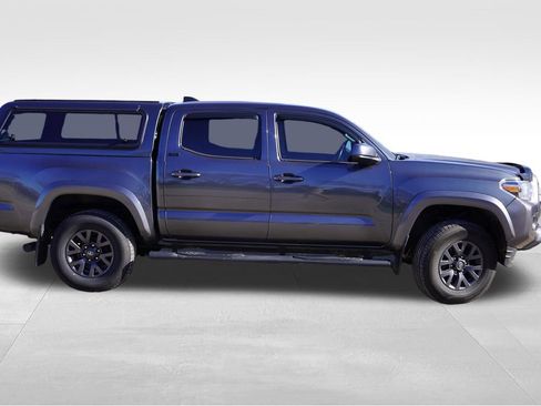 Used 2023 Toyota Tacoma SR5 AWD/4WD image 3