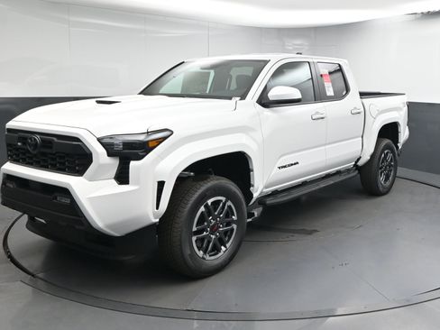 New 2025 Toyota Tacoma TRD Sport image 4