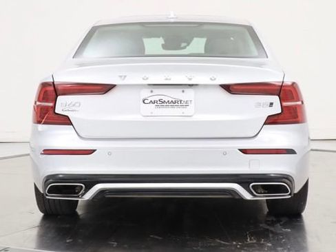 Used 2022 Volvo S60 B5 Momentum w/ Premium Package AWD/4WD image 4