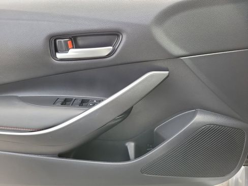 Used 2024 Toyota Corolla SE w/ SE Package image 19