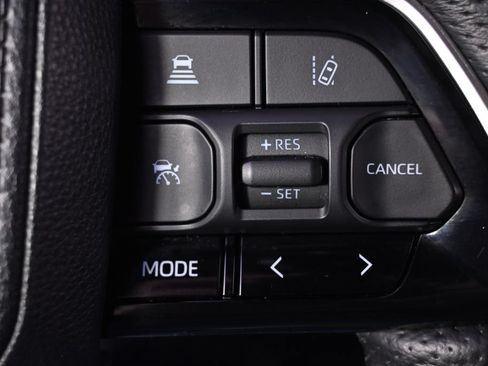 Used 2023 Toyota Sequoia Capstone AWD/4WD image 36