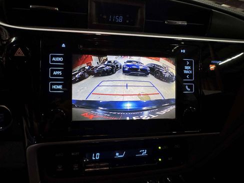 Used 2018 Toyota Corolla SE FWD image 30