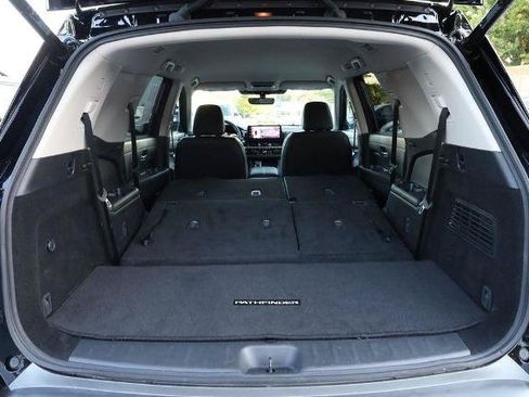 Certified 2026 Nissan Pathfinder SL FWD image 9