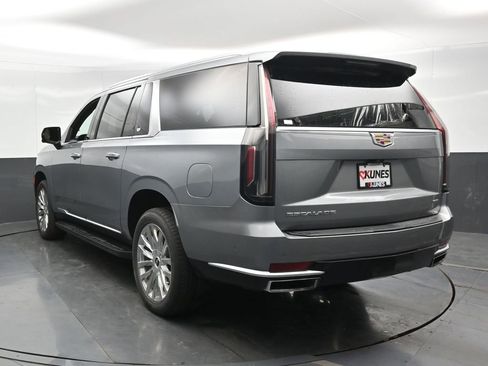 Used 2023 Cadillac Escalade ESV Premium Luxury image 11