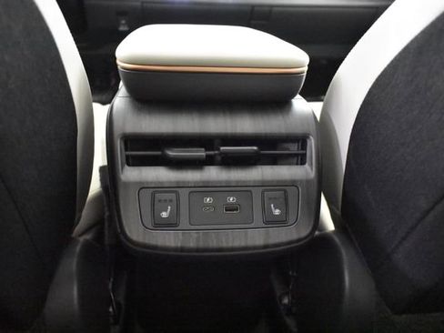 Used 2024 Nissan Ariya AWD image 29