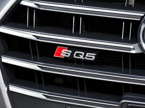 Used 2018 Audi SQ5 Premium Plus w/ Navigation Package image 82