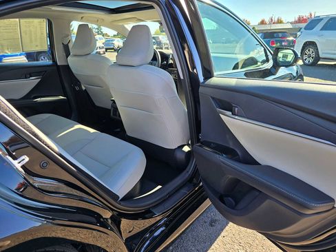 Used 2026 Toyota Camry XLE image 15