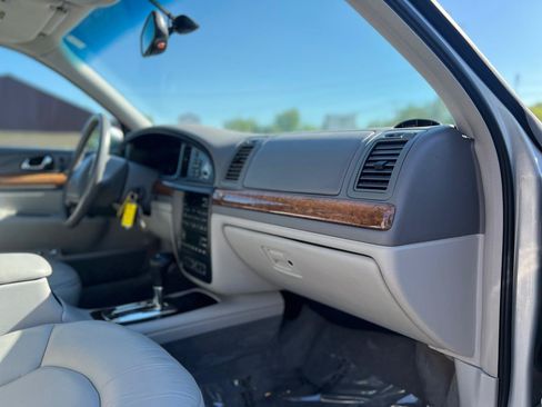 Used 2000 Lincoln Continental FWD image 39