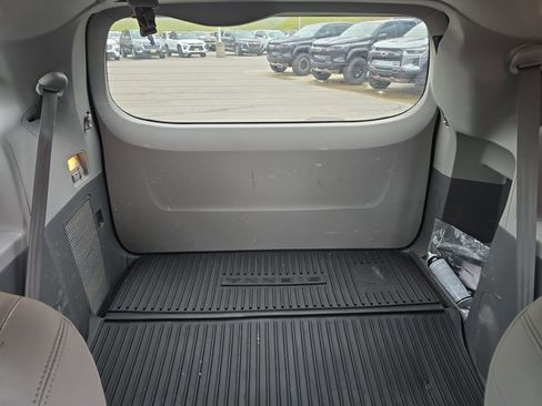 Used 2020 Toyota Sienna XLE Premium image 25