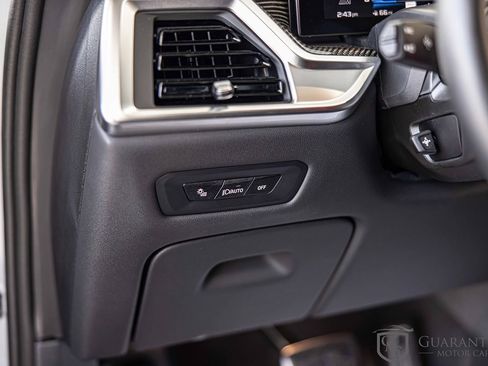 Used 2025 BMW X6 M Competition w/ Executive Package image 21