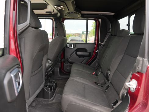 Used 2022 Jeep Gladiator Sport AWD/4WD image 18