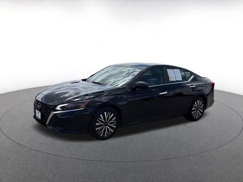 Used 2025 Nissan Altima 2.5 SV image 7