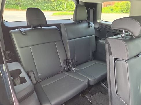 Used 2025 Hyundai Santa Fe SEL FWD image 18