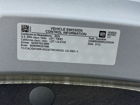 Used 2025 Chevrolet Traverse LT FWD image 21