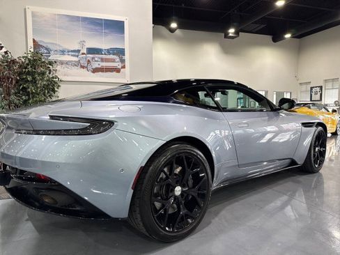 Used 2019 Aston Martin DB11 Coupe image 37