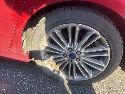 Used 2016 Ford Fusion SE w/ Equipment Group 202A FWD image 13