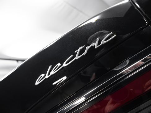 Used 2023 BMW i7 xDrive60 image 54