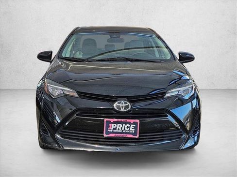 Used 2017 Toyota Corolla LE FWD image 2