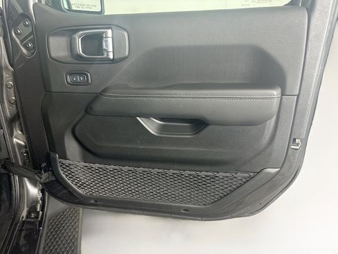 Used 2023 Jeep Wrangler Sahara w/ Cold Weather Group image 31