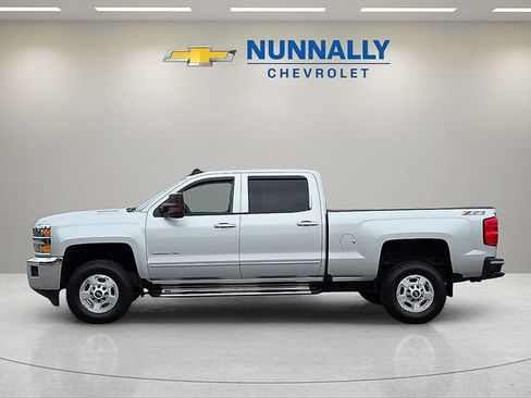 Used 2016 Chevrolet Silverado 2500 LT w/ LT Convenience Package AWD/4WD image 2