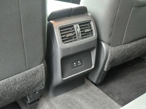 Used 2023 Nissan Rogue SV FWD image 17