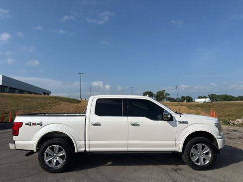 Used 2019 Ford F150 Platinum w/ Equipment Group 701A Luxury AWD/4WD image 4