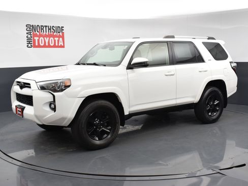 Used 2021 Toyota 4Runner SR5 AWD/4WD image 8