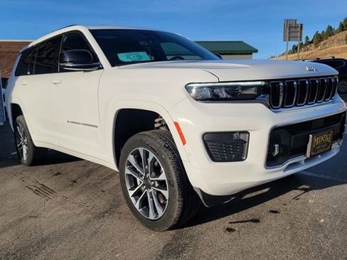 Used 2024 Jeep Grand Cherokee L Overland image 3