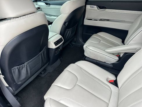 Used 2023 Hyundai Palisade Calligraphy w/ Winter Package FWD image 12